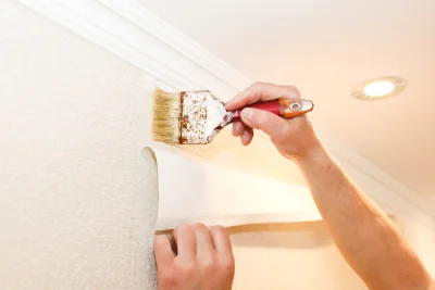 Pose de papier peint à Catenoy — revêtements muraux et toiles de verre